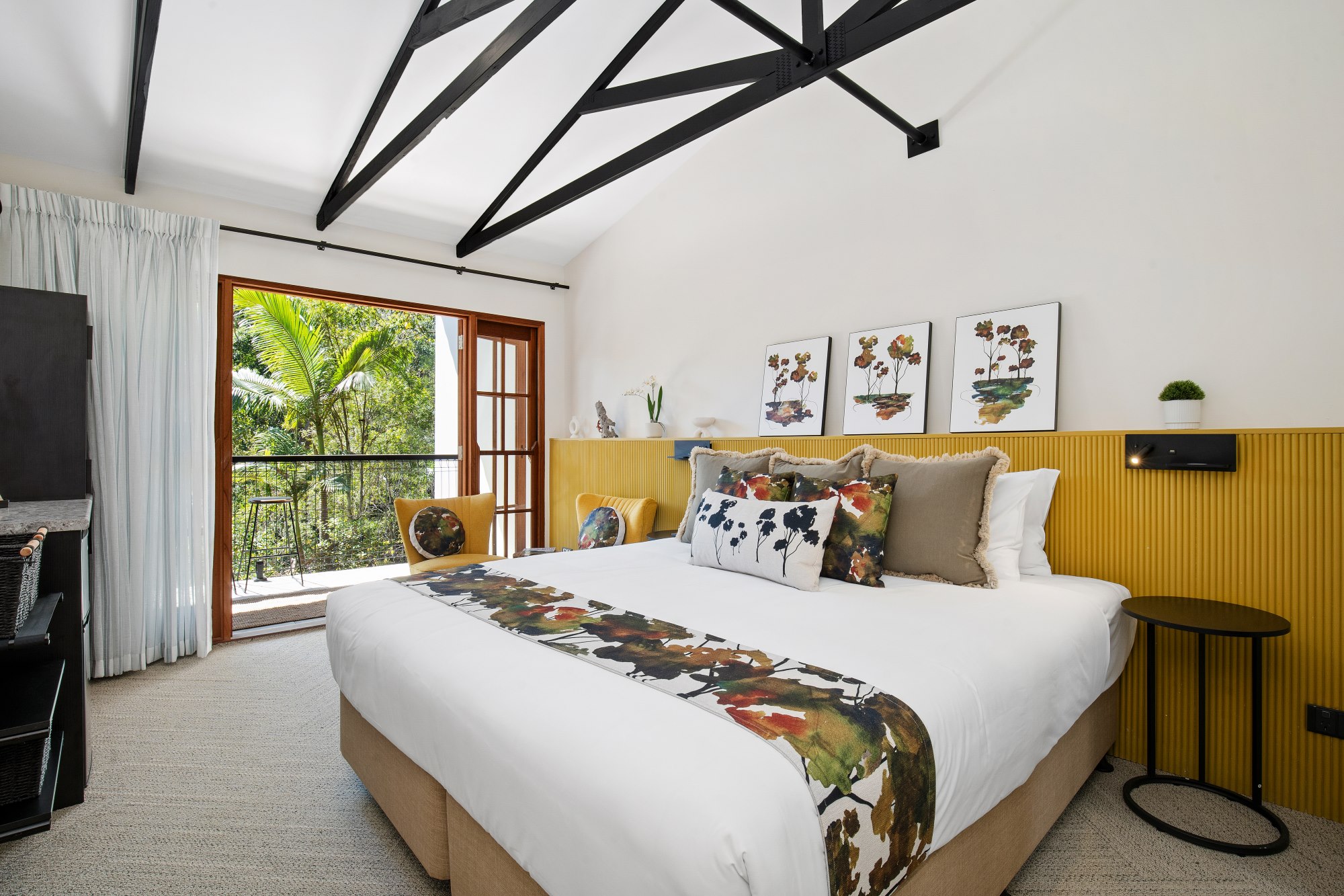 Rainforest accommodation at Tamborine Mountain Glades