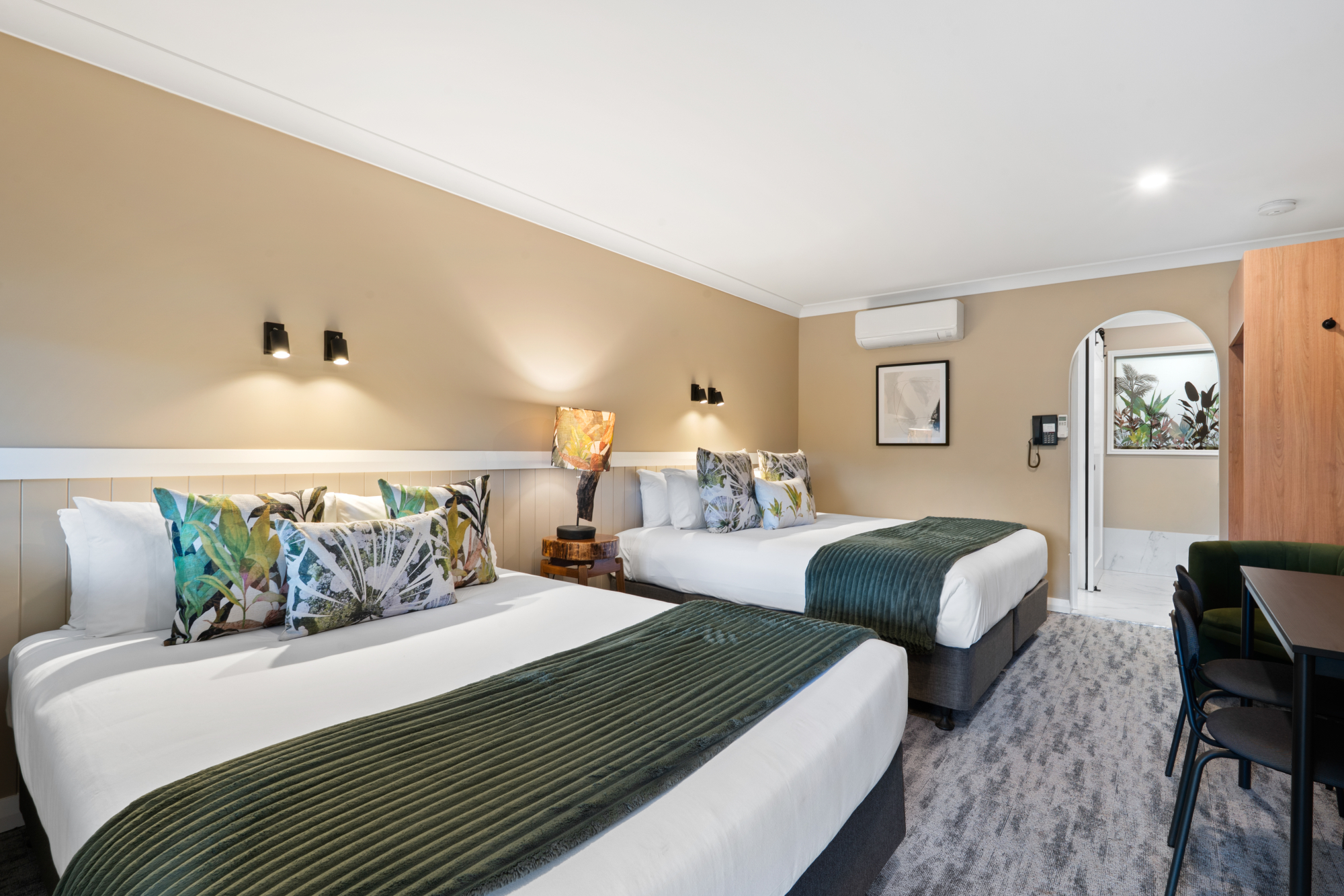 Hillside Room at Tamborine Mountain Glades